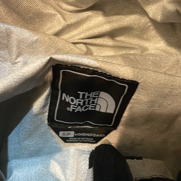 The North Face Women’s Rain Jacket Size Small - Picture 2 of 3